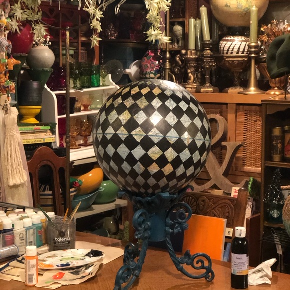 HANDMADE Black Harlequin painted Globe - Picture 2 of 2